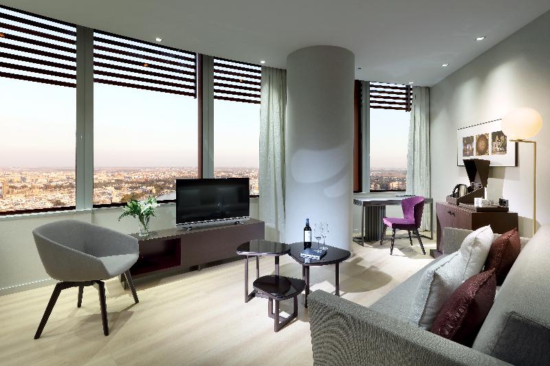 سوییت جونیور, Eurostars Torre Sevilla