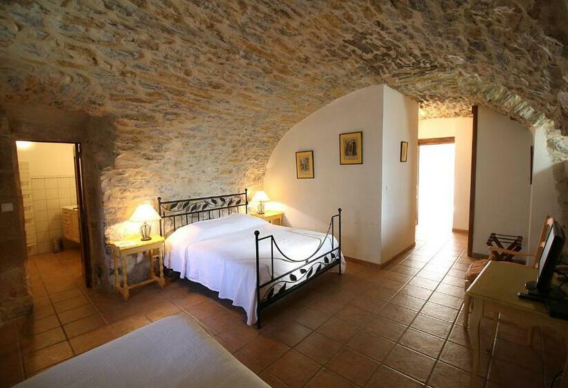 스탠다드 트리플 룸, Logis Hôtel Restaurant Gîte La Bastide Du Vébron