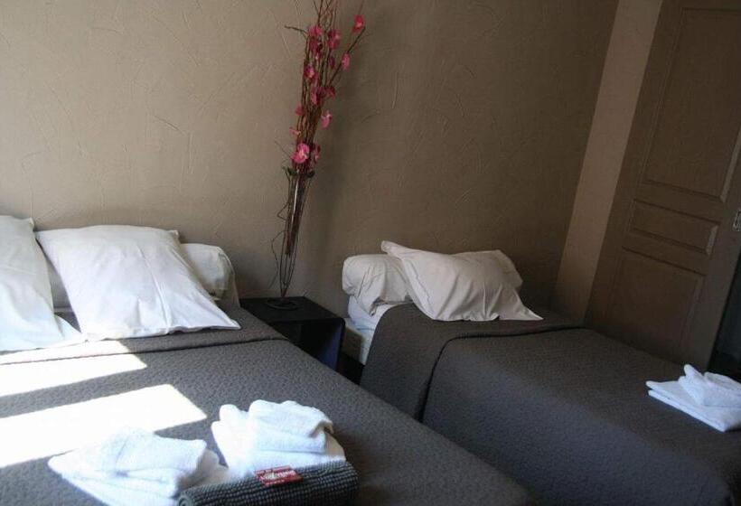 غرفة أساسية ثلاثية, L'avenue