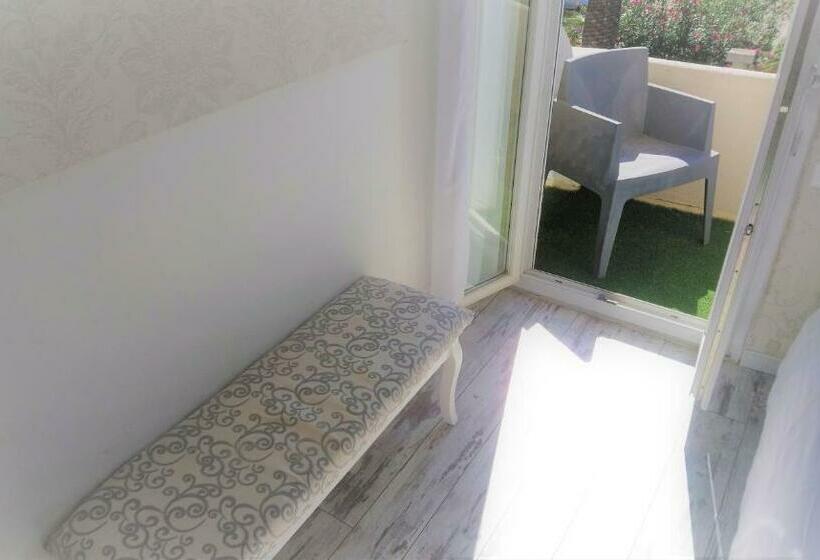 バルコニー付きスタンダードルーム, Les Jardins De Bormes, Sauna & Jacuzzi