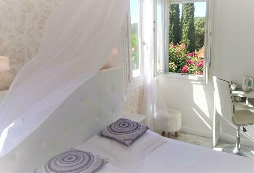 バルコニー付きスタンダードルーム, Les Jardins De Bormes, Sauna & Jacuzzi