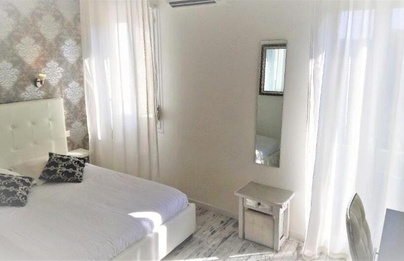 バルコニー付きスタンダードルーム, Les Jardins De Bormes, Sauna & Jacuzzi