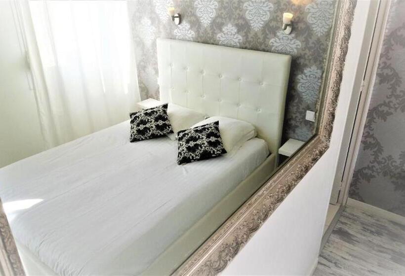 バルコニー付きスタンダードルーム, Les Jardins De Bormes, Sauna & Jacuzzi