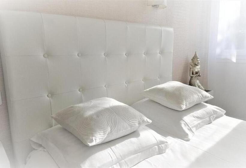 バルコニー付きスタンダードルーム, Les Jardins De Bormes, Sauna & Jacuzzi