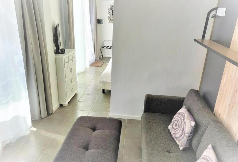 プールビュースイート, Les Jardins De Bormes, Sauna & Jacuzzi