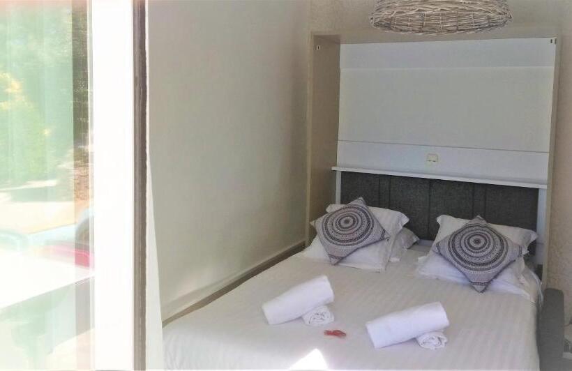 プールビュースイート, Les Jardins De Bormes, Sauna & Jacuzzi