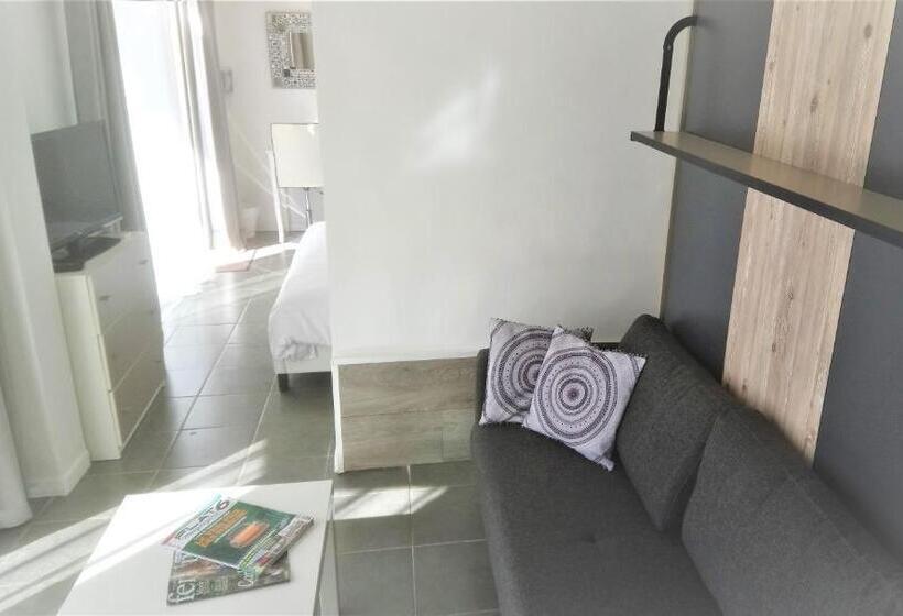 プールビュースイート, Les Jardins De Bormes, Sauna & Jacuzzi