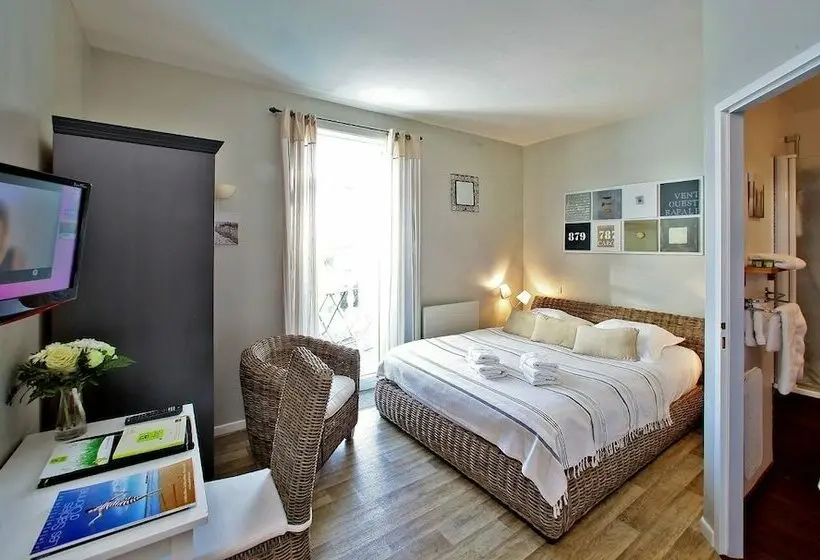 Comfort room with terrace, Logis Hôtel La Chaize