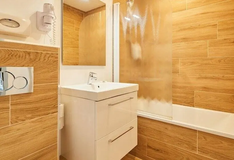 コンフォートトリプルルーム, Logis Hôtel La Chaize