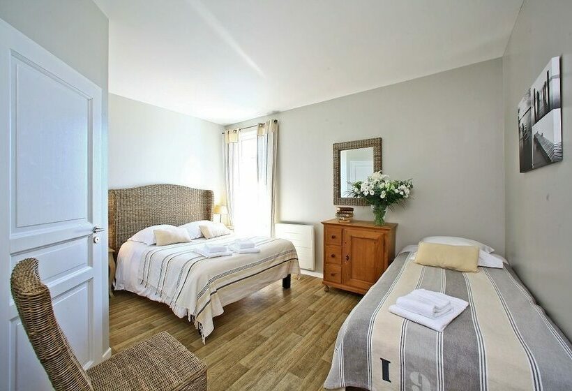 舒适三人间, Logis Hôtel La Chaize