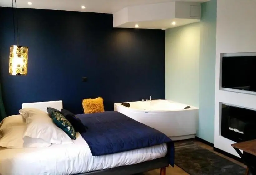 バスタブ付きスーペリアールーム, Logis Hôtel La Chaize