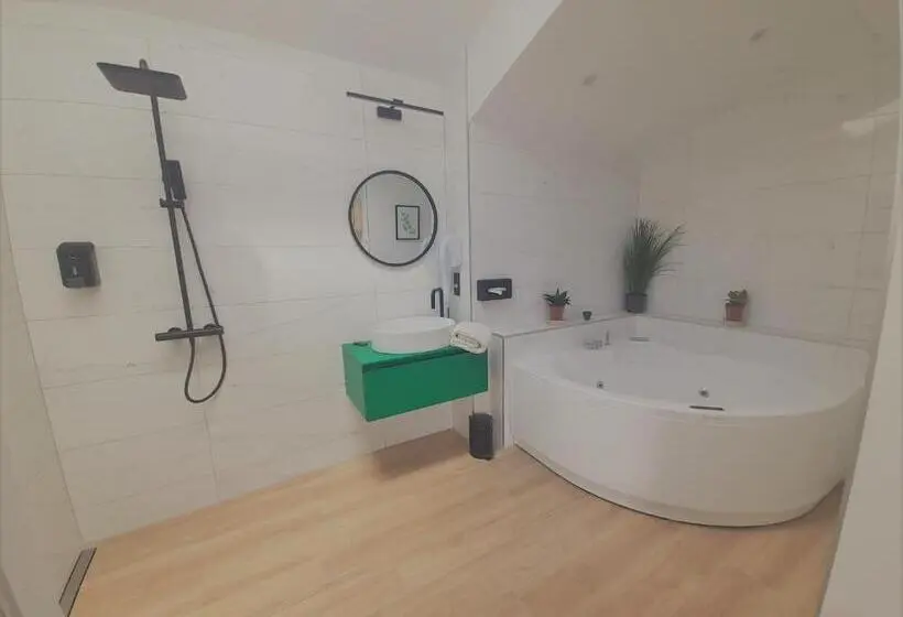 キングサイズベッドのスタンダードルーム, Logis Hôtel La Chaize