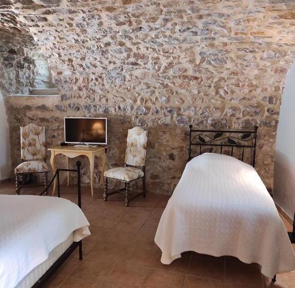 Номер Стандарт Трехместный, Logis Hôtel Restaurant Gîte La Bastide Du Vébron