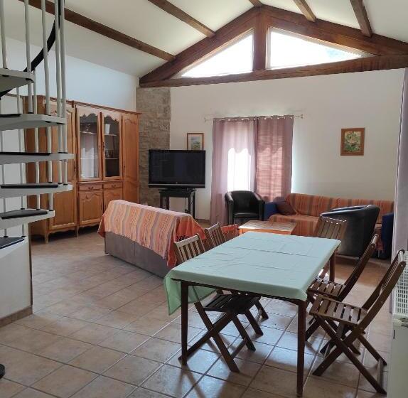 Вилла 1 Спальня, Logis Hôtel Restaurant Gîte La Bastide Du Vébron