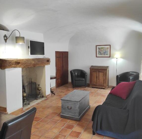 Апартаменты 1 Спальня Нижний Этаж, Logis Hôtel Restaurant Gîte La Bastide Du Vébron