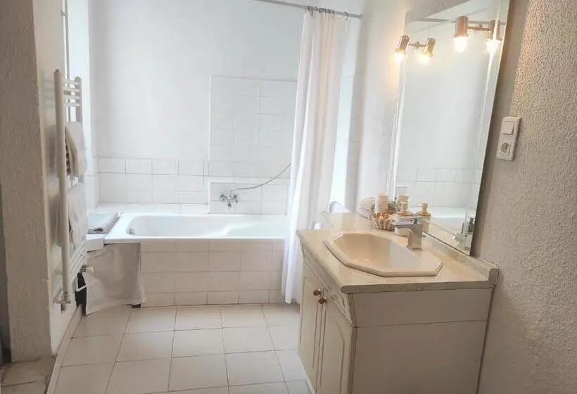 ２ベッドルームアパートメント, Logis Hôtel Restaurant Gîte La Bastide Du Vébron