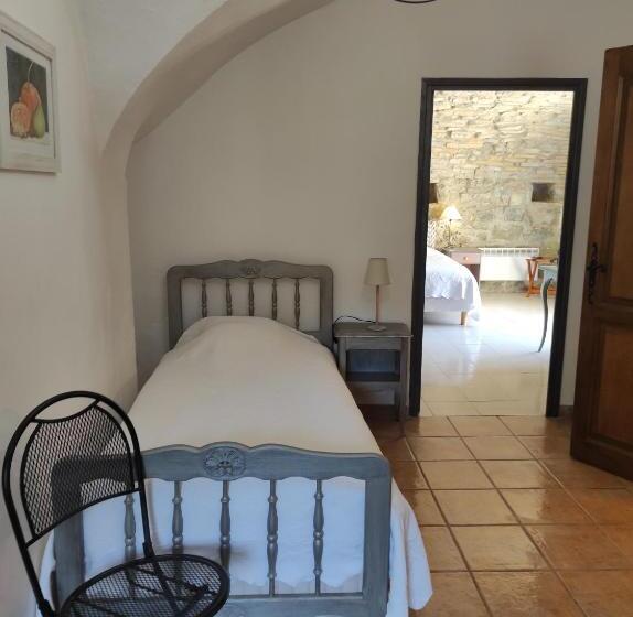 Номер Стандарт Трехместный, Logis Hôtel Restaurant Gîte La Bastide Du Vébron