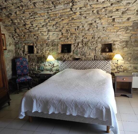 스탠다드 트리플 룸, Logis Hôtel Restaurant Gîte La Bastide Du Vébron