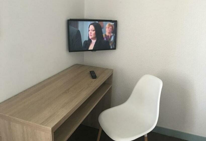 חדר סטנדרט לארבעה, Hôtel Motelia