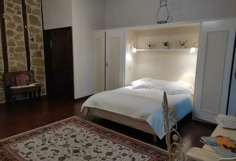 コンフォートルーム, B&b Amphitryon