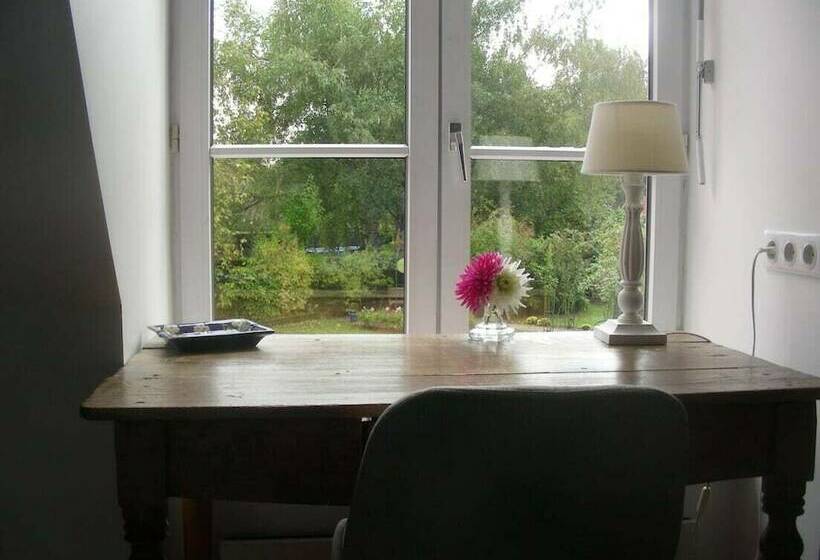 컴포트 룸, A La Maison Du Héron