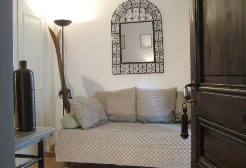 스위트, Maison D Hôtes De L Evêché