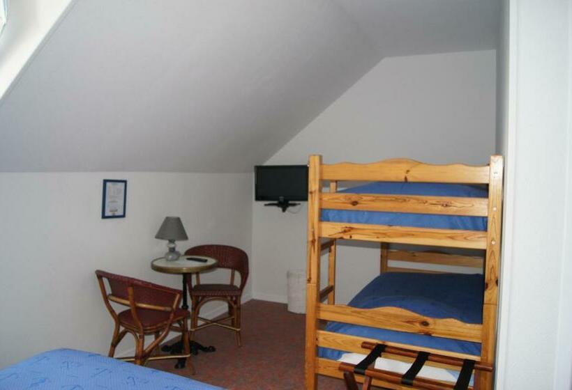 غرفة قياسية رباعية, Aux Trois Jean