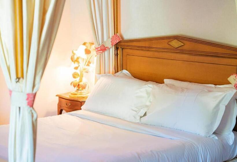 프레스티지 룸, Hôtel De Margaux