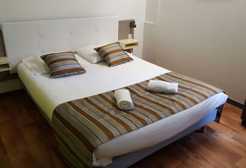 Номер Стандарт, Hôtel La Mirandole