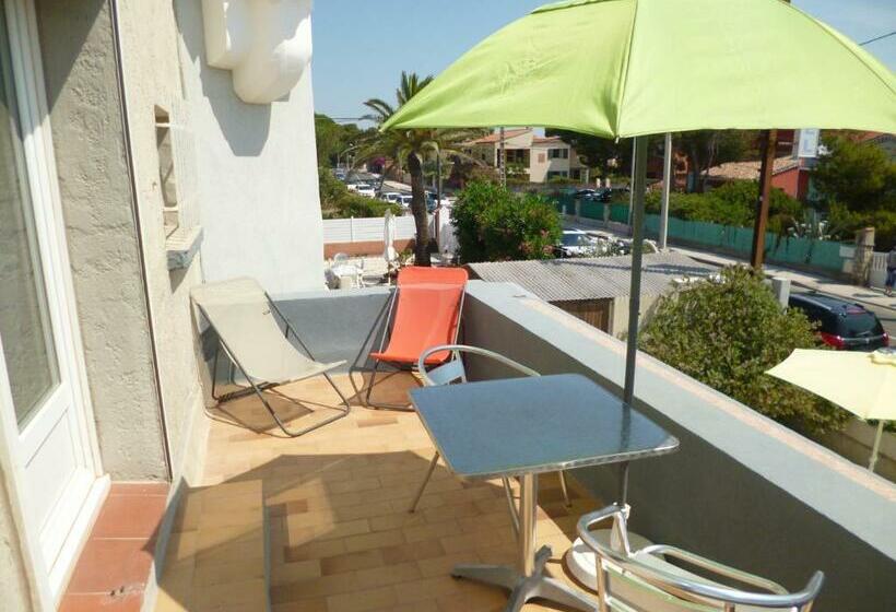Номер Стандарт с Террасой, Hôtel Le Calypso