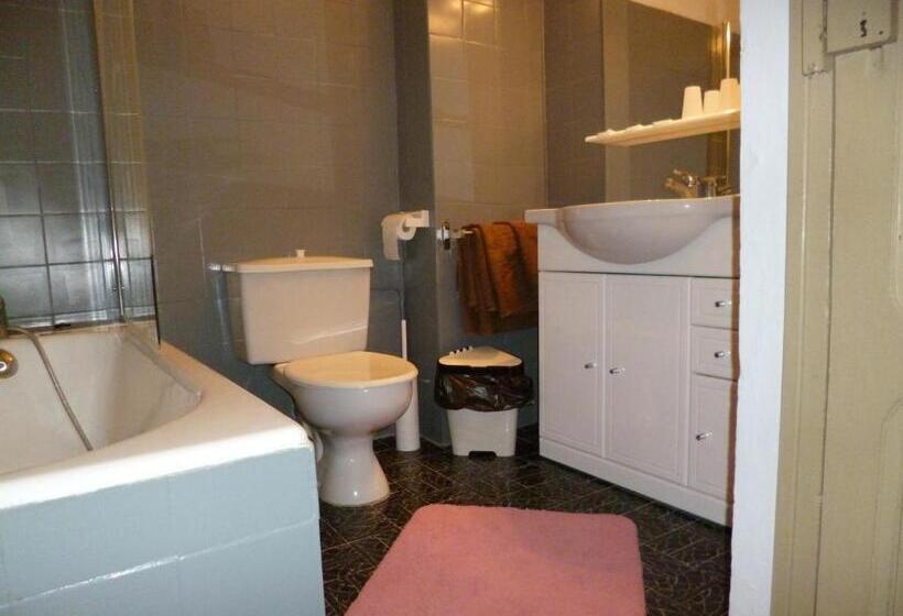 带露台的标准房间, Hôtel Le Calypso