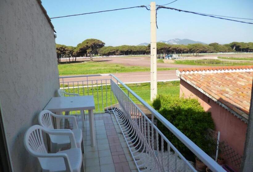 带露台的标准房间, Hôtel Le Calypso