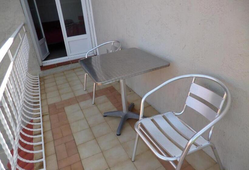 带露台的标准房间, Hôtel Le Calypso