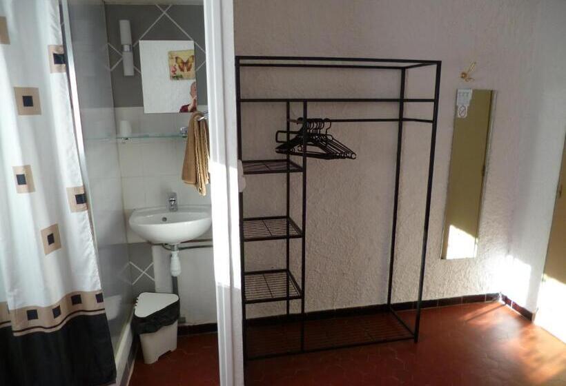 带共用浴室的标准房间, Hôtel Le Calypso