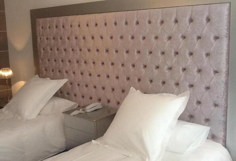 Номер Стандарт, Hôtel Les Deux Lions