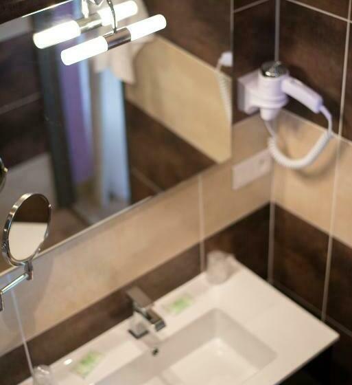 غرفة قياسية مزوَّدة بتراس, Hôtel Les Hauts De Mourèze