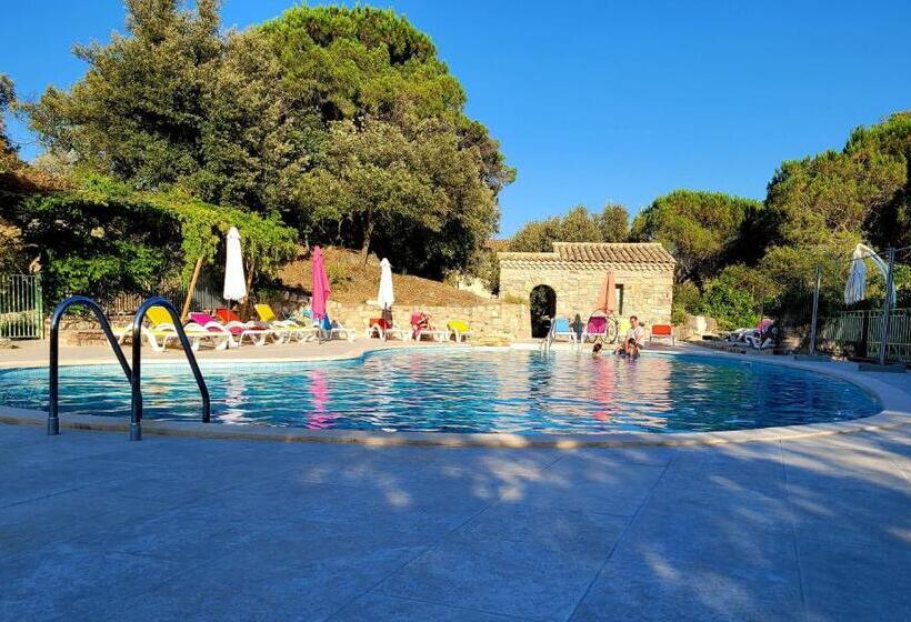 غرفة قياسية مزوَّدة بشُرفة, Hôtel Les Hauts De Mourèze