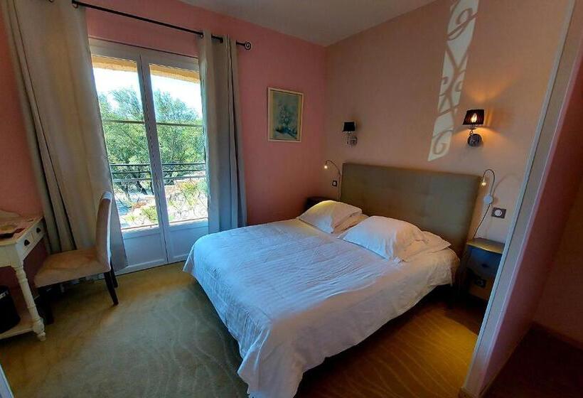 غرفة قياسية مزوَّدة بشُرفة, Hôtel Les Hauts De Mourèze