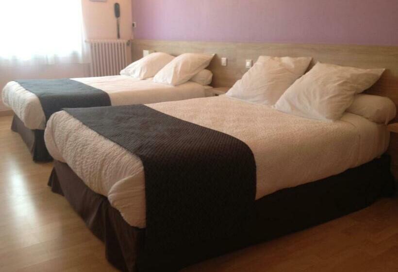 4인용 스탠다드 룸, Restaurant Du Lauragais Logis De France