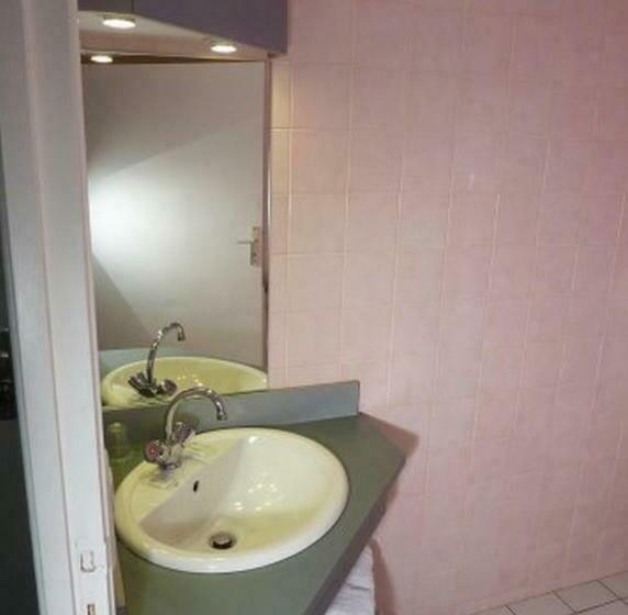 חדר סטנדרט לשלושה, Hôtel Restaurant Du Pont Vieux