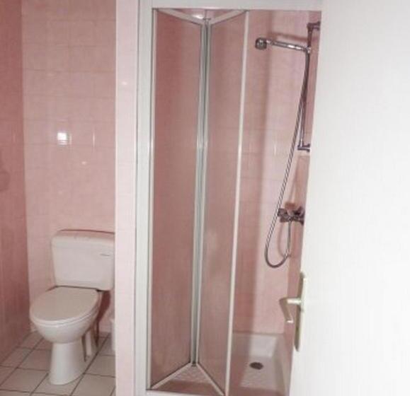 חדר סטנדרט לארבעה, Hôtel Restaurant Du Pont Vieux