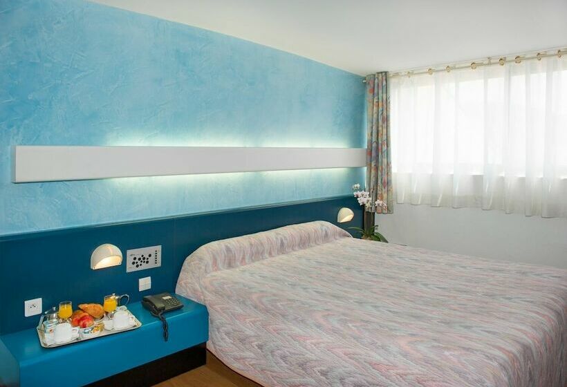 Номер Комфорт, Hôtel Urbain V