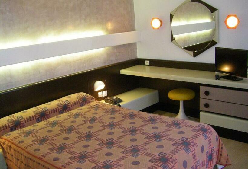 חדר קומפורט, Hôtel Urbain V