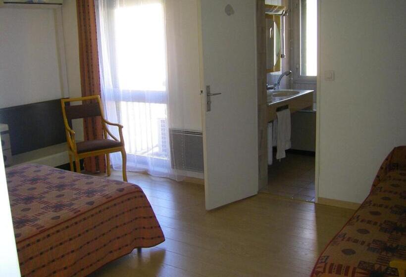 חדר סטנדרט לשלושה, Hôtel Urbain V