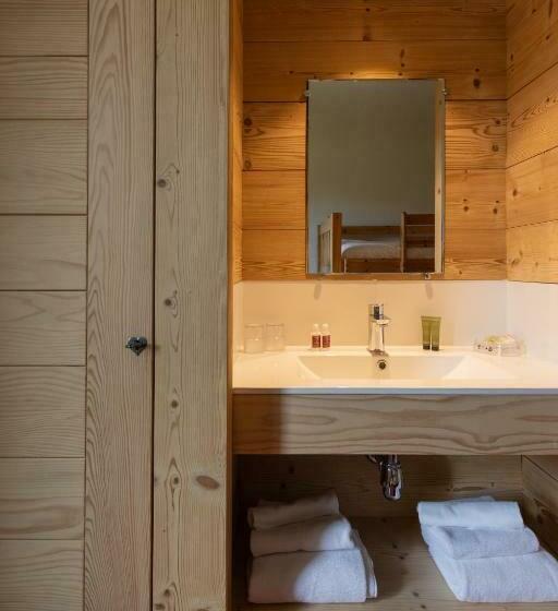 غرفة عائلية, Le Chamois D'or