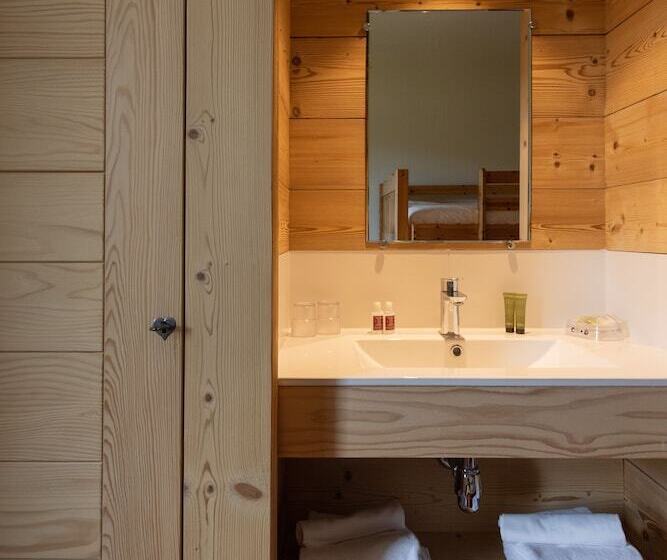 غرفة عائلية, Le Chamois D'or