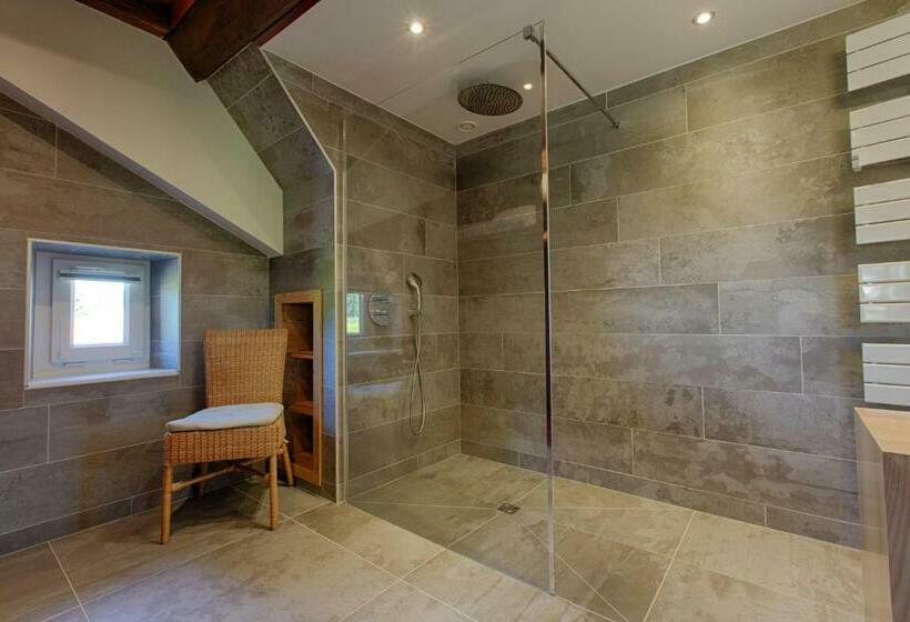 جناح, Restaurant Des Vosges