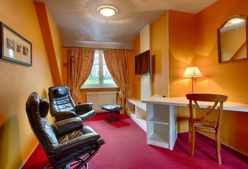 جناح, Restaurant Des Vosges