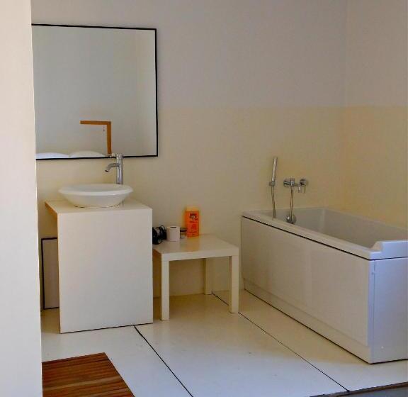 اتاق راحتی, B&b Bloc G