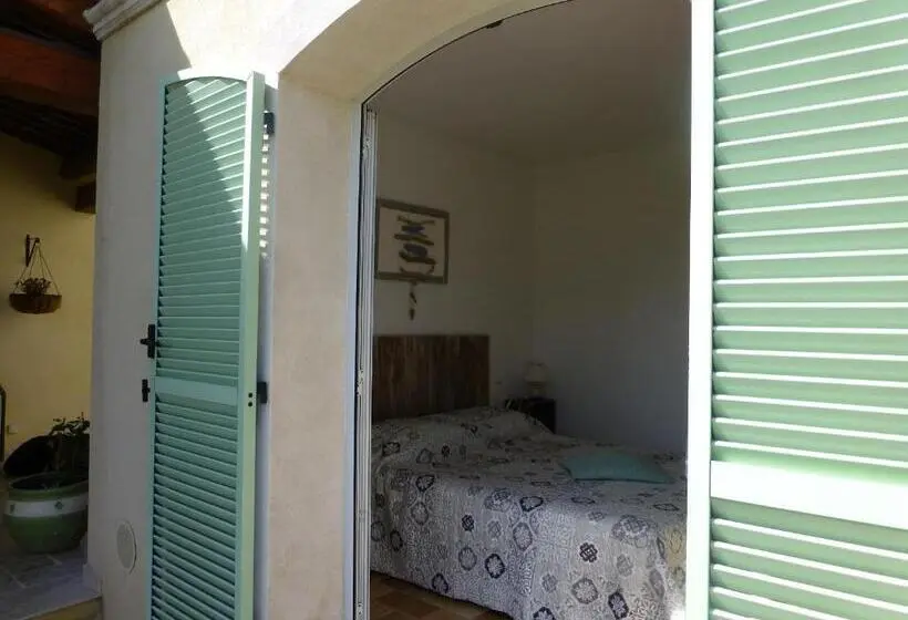 اتاق استاندارد با تراس, Chambre D Hôtes La Bastide Des Eucalyptus